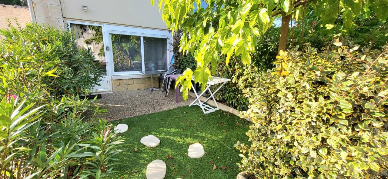 Residences Les Sansonnets "Appartements & Studios" Jonzac Exterior foto